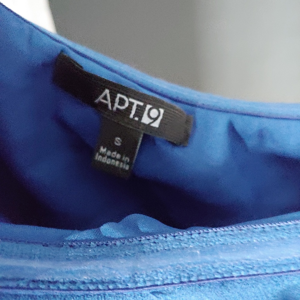 Clothes - Picture 3 of 4